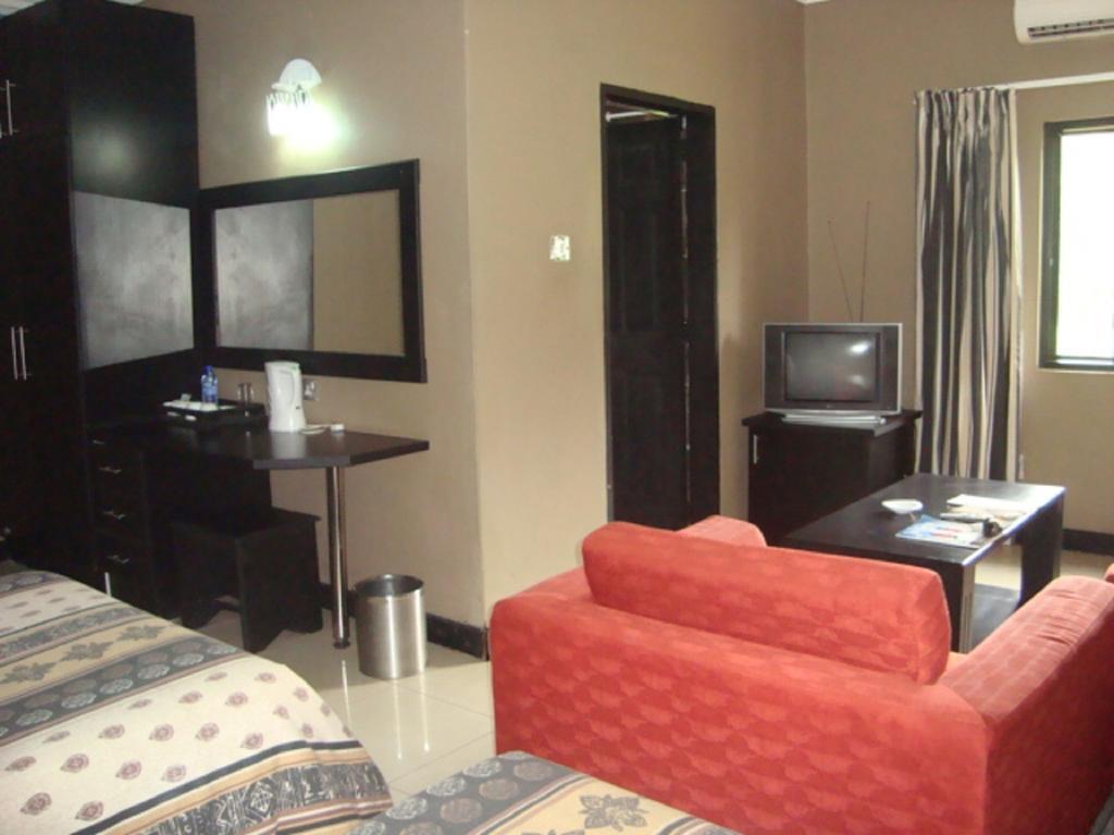 Pacific Hotel Lilongwe Room photo